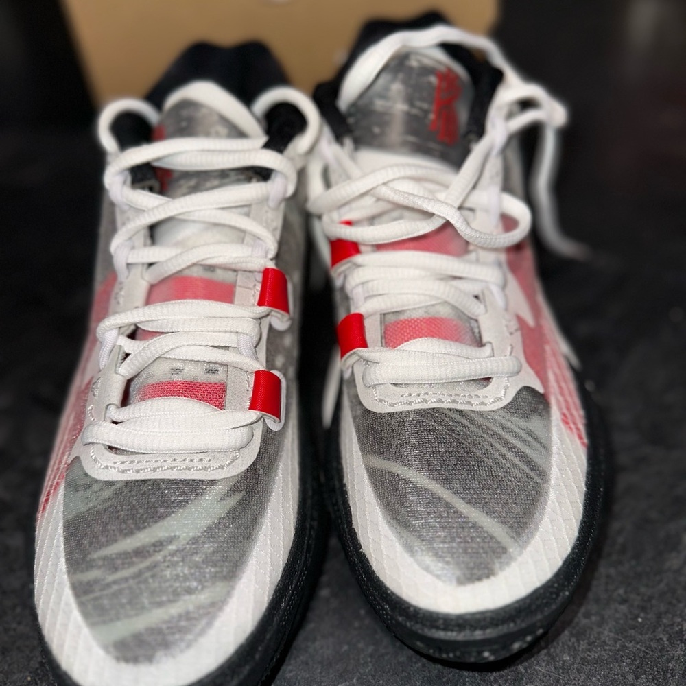 Nike Kyrie 8